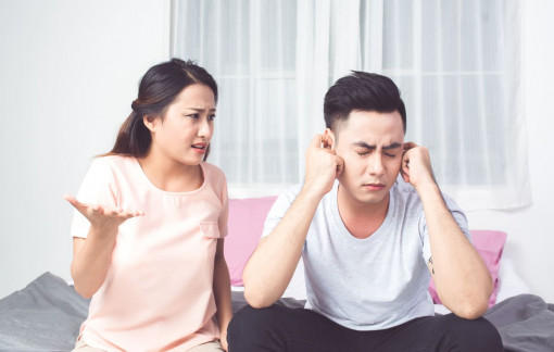 Chồng đem tiền chung cho con riêng