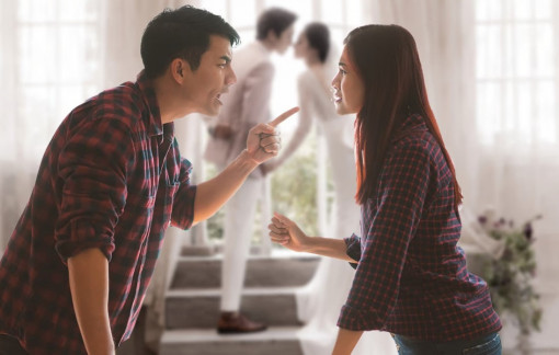 Không cần tiền của kẻ bội bạc