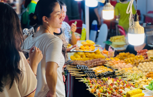 Lễ hội Tết Việt 2024 sẽ hạn chế xúc xích, cá viên chiên…