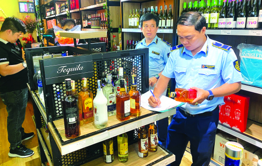 Nóng bỏng mặt trận truy quét hàng lậu cuối năm