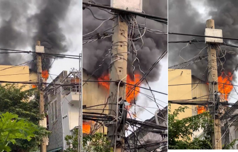 Cứu 2 người kẹt trong căn nhà đang cháy ở Phú Nhuận