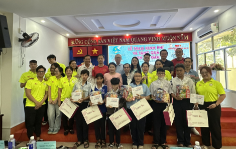 Quỹ Phan Trọng Bình trao kinh phí hỗ trợ trẻ em mồ côi do COVID-19