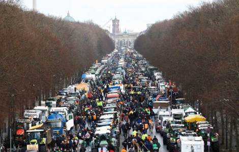 Trung tâm thành phố Berlin tê liệt vì cuộc biểu tình của 10.000 nông dân Đức