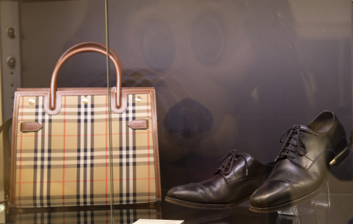 Khi đạo cụ phim trở thành những món hàng xa xỉ