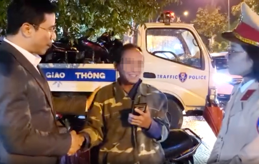 Giám đốc Công an Hà Tĩnh "đặc cách" cho người thợ xây không thổi nồng độ cồn