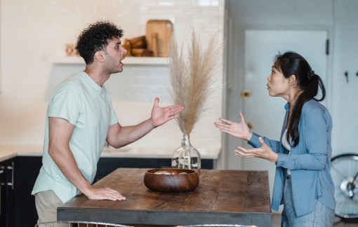 Gia đình bất hòa vì vợ quá nhạy cảm