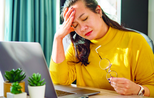 Con mắc nợ, mẹ sao đành lòng ngó lơ