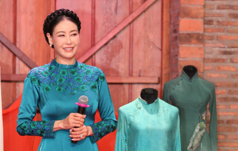 Hoa hậu Hà Kiều Anh: “Mặc áo dài tôi thấy mình dịu hiền hơn”