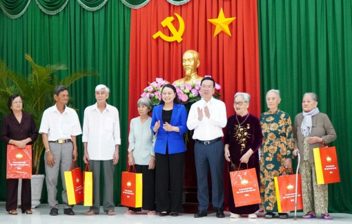 Chủ tịch nước Võ Văn Thưởng thăm, chúc tết tại Vĩnh Long