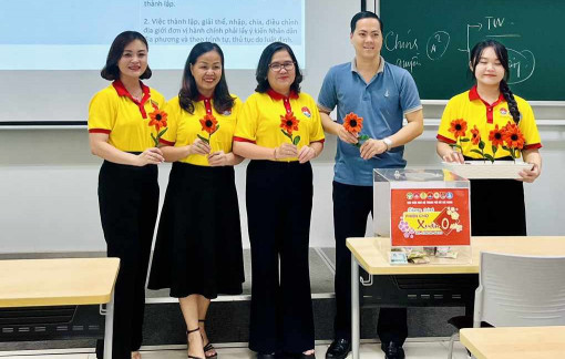 Mang niềm vui tết đến với các bệnh nhân ung thư, người lao động khó khăn