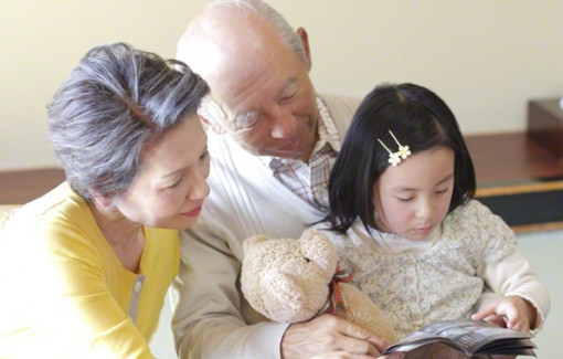 Ở nhà mình hay nhà mẹ?