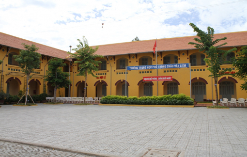 Nổ ống nghiệm trong giờ thực hành, 5 học sinh bị thương