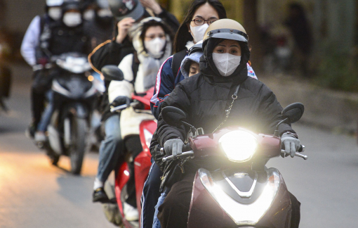 "Vượt lạnh" đưa con đến trường nhờ trông giúp