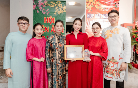 Chương trình ''Gương mặt Việt Nam'' nhận giải thưởng của hội điện ảnh TPHCM