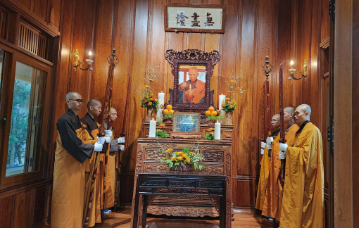 Hàng ngàn phật tử về Tổ đình Từ Hiếu dự lễ rước xá lợi thiền sư Thích Nhất Hạnh