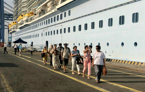 Việt Nam liên tục đón các tàu du lịch quốc tế cỡ lớn