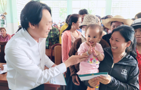 Báo Phụ nữ TPHCM mang Tết về cho bà con nghèo Cần Giờ