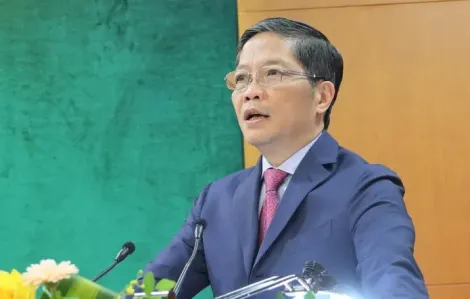 Ông Trần Tuấn Anh thôi giữ chức uỷ viên Bộ Chính trị