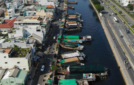 Cấm xe đường Bến Bình Đông tổ chức Chợ hoa xuân "Trên bến dưới thuyền"