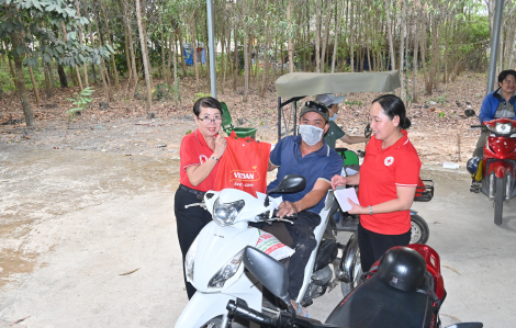 Vedan Việt Nam trao 1.000 phần quà cho bà con nhân dịp tết Giáp Thìn 2024