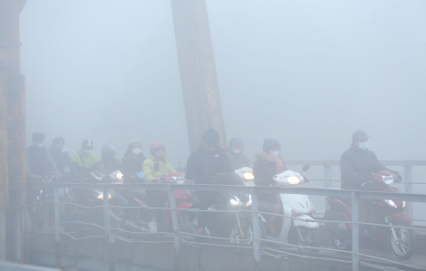 Xung quanh TP Hà Nội sương mù dày đặc, không khí nguy hại