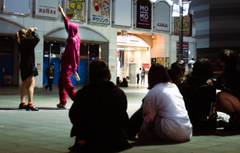 Những đứa trẻ cô đơn trên đường phố Tokyo