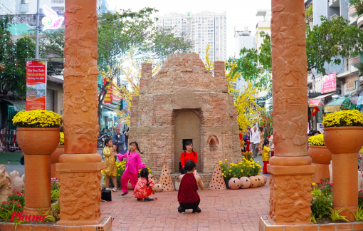 Ấn tượng tại chợ hoa xuân “Trên bến dưới thuyền”