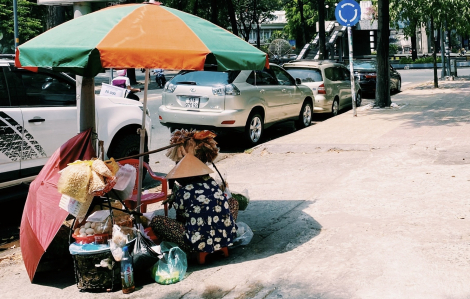 Sài Gòn và những phụ nữ không chịu ngồi yên