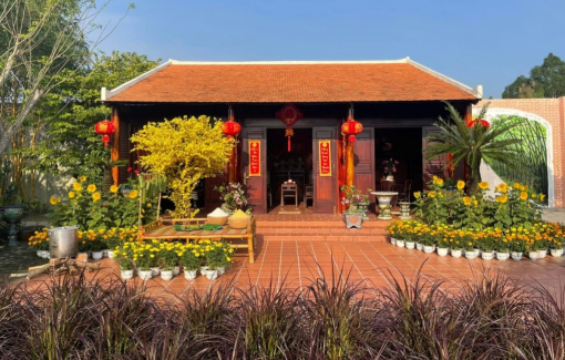 Nhà vẫn luôn chờ các con