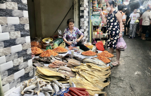 Sát tết, khô, cua, trái cây, thịt heo.... tăng giá