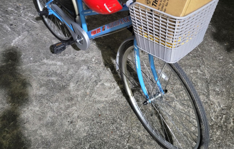 Cậu bé 10 tuổi đạp xe từ Phú Yên vào Bình Dương tìm mẹ
