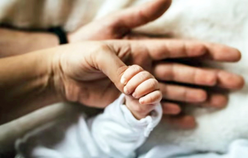 Phụ nữ và áp lực bất bình đẳng về việc sinh con