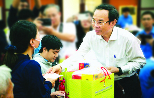 Bí thư Thành ủy TPHCM Nguyễn Văn Nên: Một cái tết “không ai bị bỏ lại phía sau”