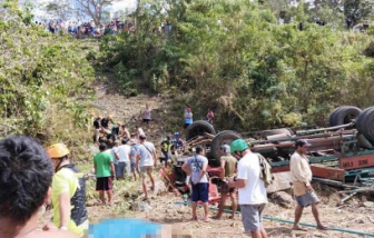 Xe tải lao xuống vực ở Philippine​s, ít nhất 14 người tử vong