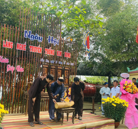 Về Kim Bồng xem nghi lễ Phạt mộc truyền thống