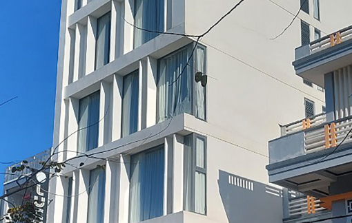Phú Yên: Phó hiệu trưởng một trường tiểu học bị vợ đâm vì ghen tuông