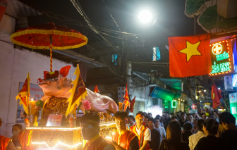 Độc đáo lễ rước lợn hàng trăm ký ở Hà Nội