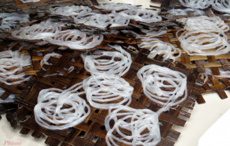 Độc đáo bánh dây chấm nước cá ngừ kho mẳn ở Ninh Hòa