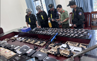 Quảng Ngãi: Bắt cả kho "vũ khí" cùng hàng ngàn viên đạn