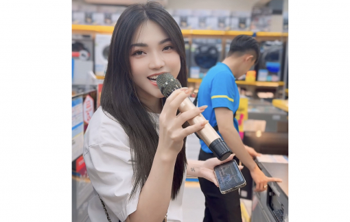 “Test loa” ngẫu hứng, ca sĩ Nông Sim khiến cộng đồng mạng trầm trồ