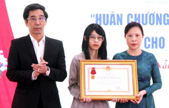 Truy tặng huân chương Dũng cảm cho bảo vệ ngân hàng ở Đà Nẵng bị cướp đâm tử vong