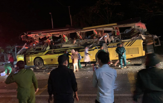 Tai nạn giữa xe khách và container, 5 người tử vong tại chỗ