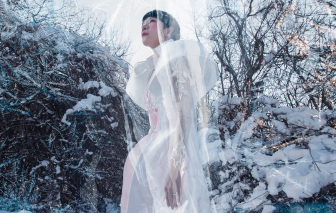 Triển lãm ảnh người mẫu Việt trình diễn dưới trời tuyết -8 độ