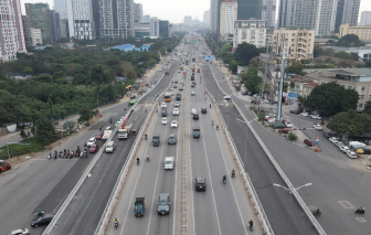 Hà Nội: Cận cảnh cầu vượt thép trăm tỉ trước ngày thông xe