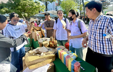 Phụ nữ Hóc Môn hành động vì môi trường, nói không với túi ni-lông, rác thải nhựa