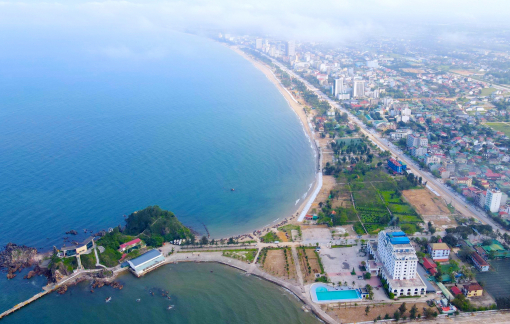Biển Cửa Lò gấp rút “thay áo mới” trước mùa du lịch