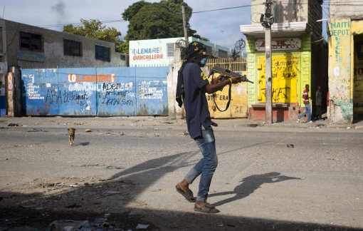 Người dân thủ đô Haiti hoảng loạn khi tiếng súng tràn ngập đường phố