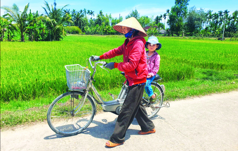 Cha mẹ làm ăn xa, con cái thui thủi giữa quê nhà