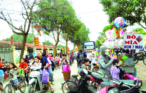 Sớm tính bài toán an toàn giao thông nơi cổng trường