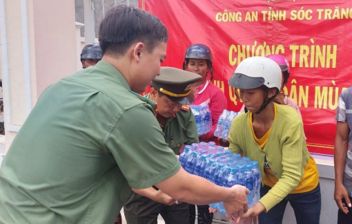 Công an tỉnh Sóc Trăng hỗ trợ người dân phòng chống hạn mặn, thiếu nước sinh hoạt